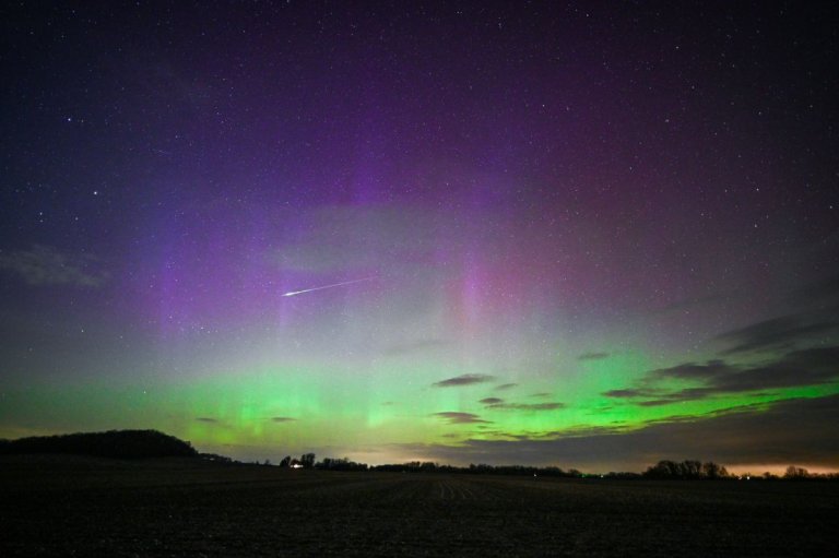 Severe solar storm slams into Earth and sparks stunning auroras around the world (photos)_644745565d2f5.jpeg