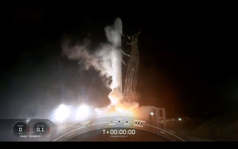 SpaceX launches 51 small satellites, lands rocket back on Earth_643aab1fde86c.jpeg