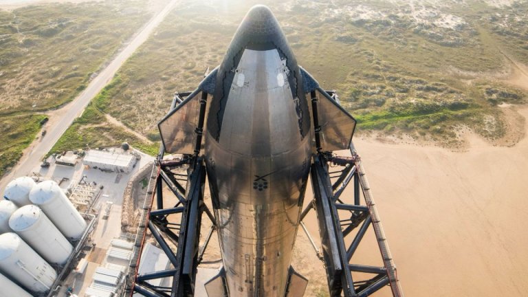 SpaceX Starship shines on pad ahead of 1st orbital launch (photos)_643959cc09368.jpeg