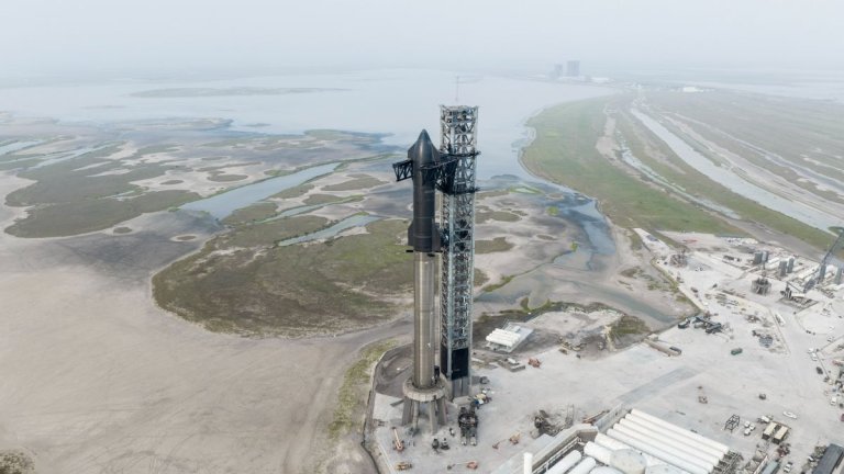 SpaceX’s Starship looks amazing stacked for launch in these photos_643175f06b4a8.jpeg