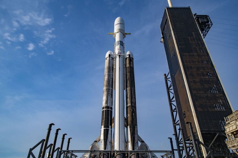 Watch SpaceX attempt Falcon Heavy rocket launch on April 30 after abort_644e71b7ab7be.jpeg