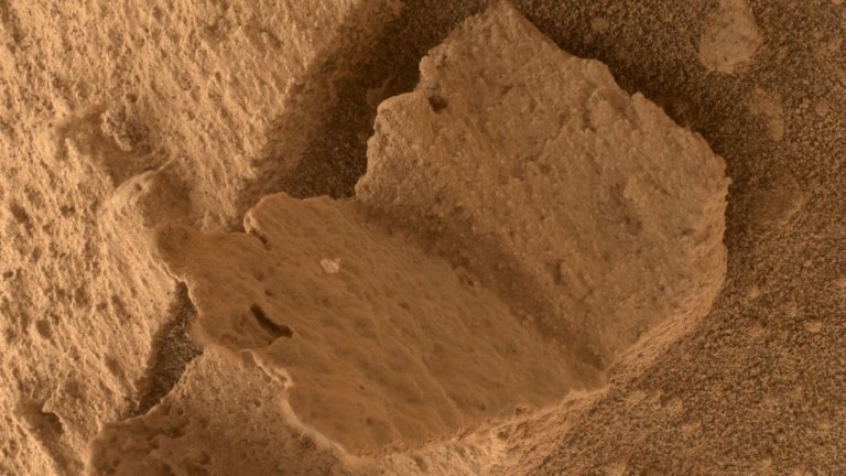 Curiosity rover finds water-carved ‘book’ rock on Mars (photo)_645e449f8cdd0.jpeg