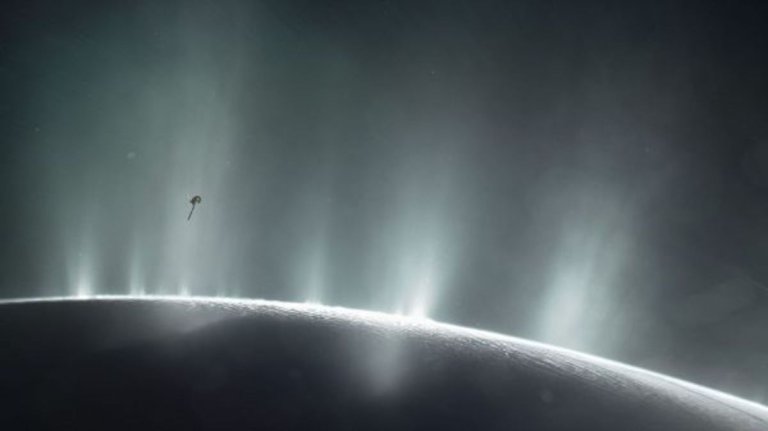 James Webb telescope discovers gargantuan geyser on Saturn’s moon, blasting water hundreds of miles into space_647358dfcea0e.jpeg