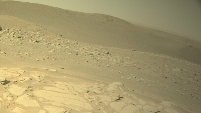 NASA rover video shows astonishing view into Mars crater_6468d75aee4eb.jpeg