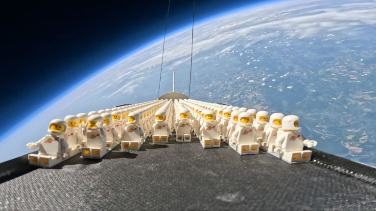 Watch 1,000 Lego astronauts fly near the edge of space (video)_647207fd17a1a.jpeg