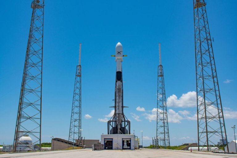 Watch SpaceX launch a big communications satellite into orbit after weather delay tonight (May 24)_646e165fd3879.jpeg