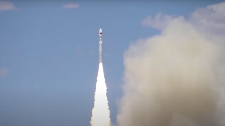 China breaks its rideshare record with 26-satellite launch (video)_648487639bd3c.jpeg