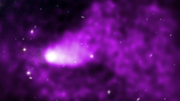 Galaxy group blasts out record-breaking tail of hot gas after gobbling up neighbor (video)_64832b7ea72d3.jpeg