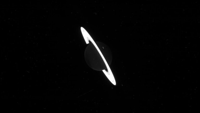 Saturn looks incredible in these raw James Webb Space Telescope images (photos)_649dc3763185f.jpeg