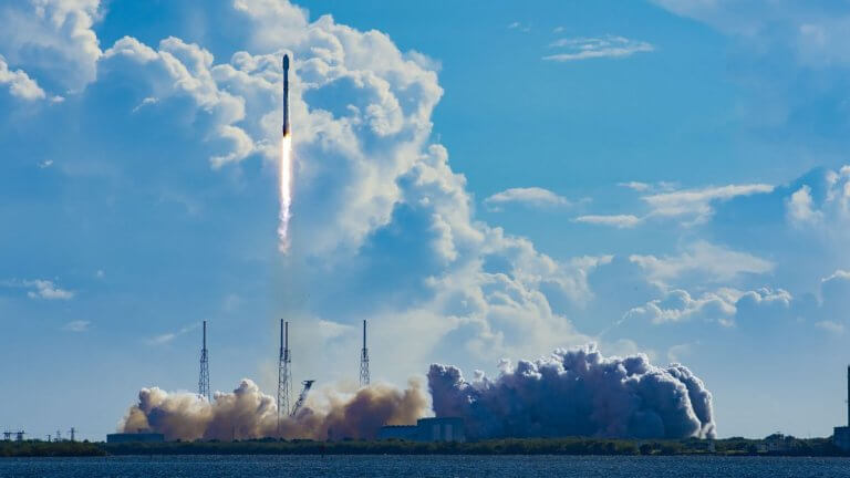 SpaceX launch 22 Starlink ‘V2 mini’ satellites into orbit, lands rocket at sea (video)_647c9726dc1b9.jpeg