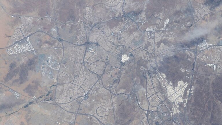 UAE astronaut spies Mecca from space station during Hajj (photo)_649dc39ba684a.jpeg