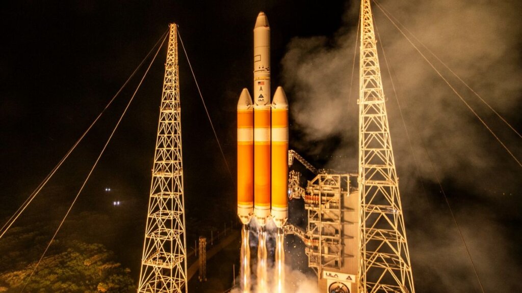 ULA Delta IV Heavy rocket puts on a show on its next-to-last launch (photos)_649dc3a86de3c.jpeg