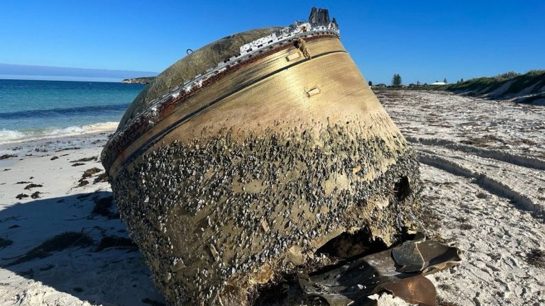 Australian Space Agency investigating possible rocket debris found on beach_64b69a528b147.jpeg