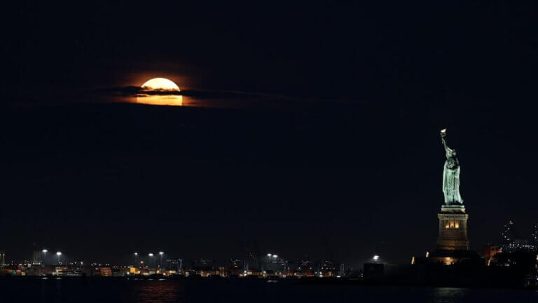 Full Buck Moon, the 1st supermoon of the year, thrills skywatchers all over the world (photos, video)_64a56f87caf97.jpeg