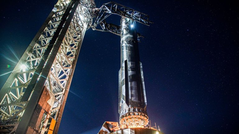 Gorgeous photos show SpaceX’s next Starship Super Heavy booster on the launch pad_64bbdff549cff.jpeg