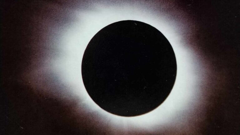 One of the longest solar eclipses on Earth darkened the sky 50 years ago. Here’s how it happened._64a0589851459.jpeg