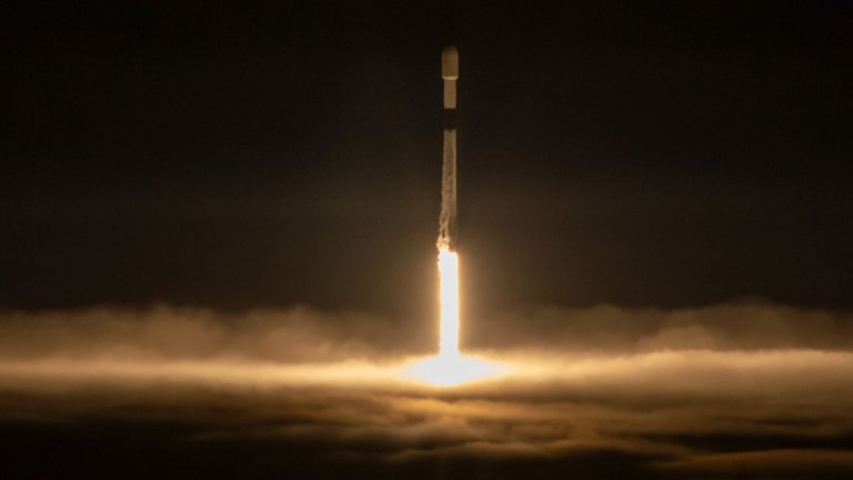 See SpaceX launch picture-perfect nighttime Starlink mission (photos)_64ba8ea18da8d.jpeg