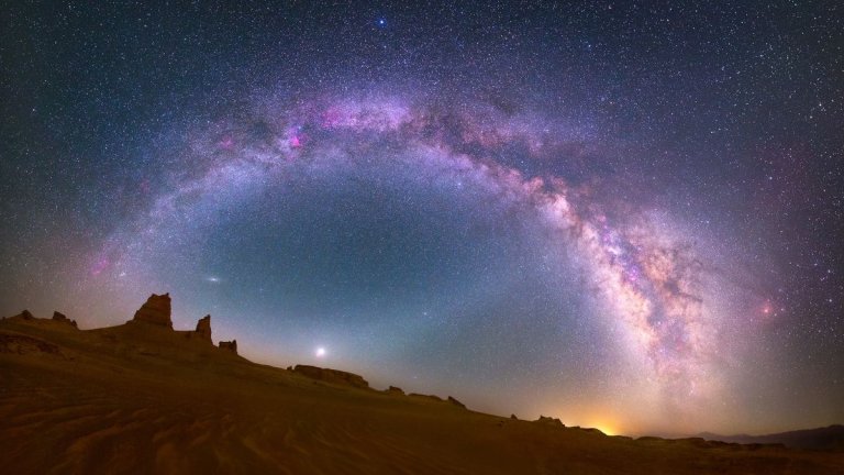 The Milky Way sparkles like fireworks in this desert view of our galaxy (photo)_64bbdfeb621d4.jpeg