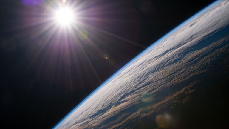 Why is Earth’s day 24 hours long (and how did the sun keep it from being longer)?_64aeb164dbbaa.jpeg