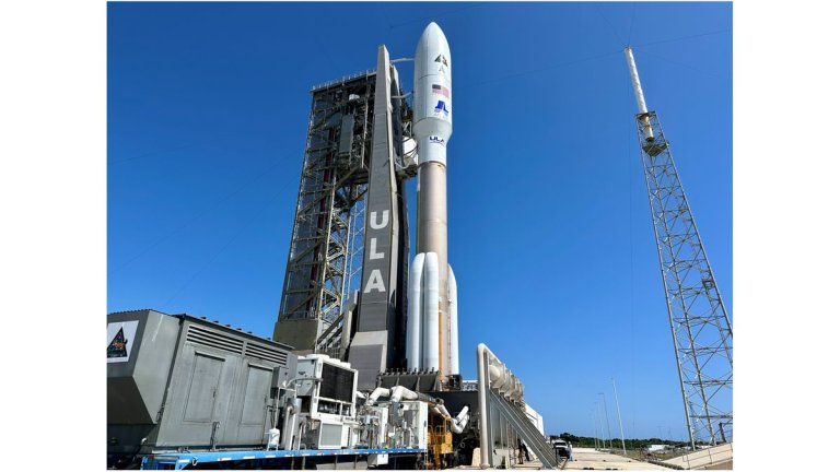 Atlas V rocket rolled to pad for ‘Silent Barker’ spysat launch (photos)_64ea0e9a7df01.jpeg