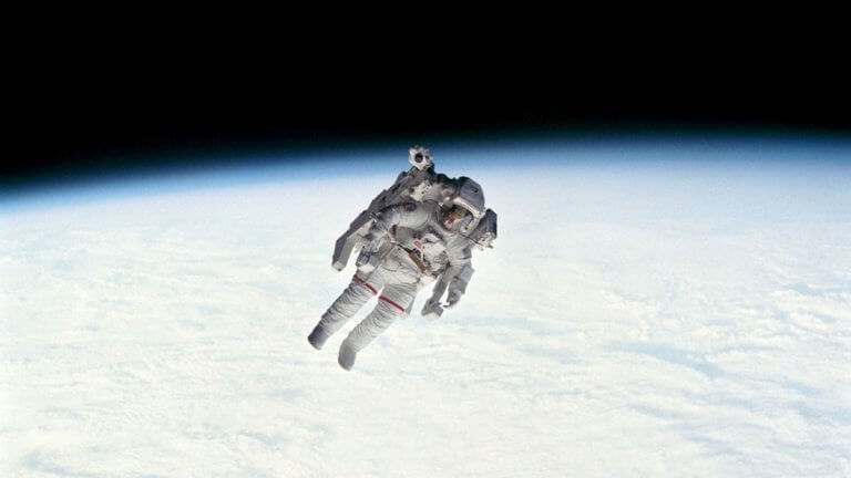 How long could you survive in space without a spacesuit?_64cd046cc295a.jpeg