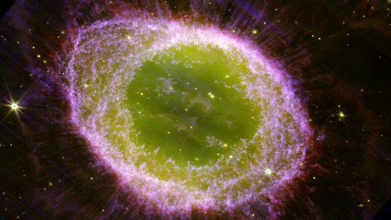 James Webb Space Telescope reveals the colorful Ring Nebula in exquisite detail (photos, video)_64cd042ddd93d.jpeg