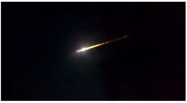 Russian rocket debris falls from space in spectacular fireball over southern Australia (video)_64d39b2862b19.jpeg