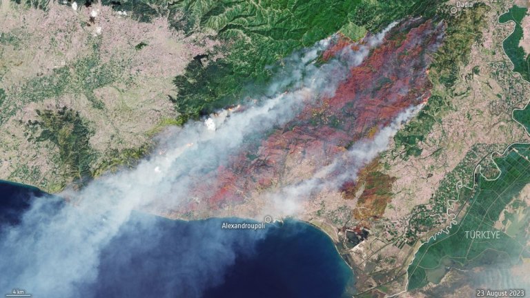 Satellite imagery captures wildfires breaking across Greece (photo)_64e8bc7e1277e.jpeg