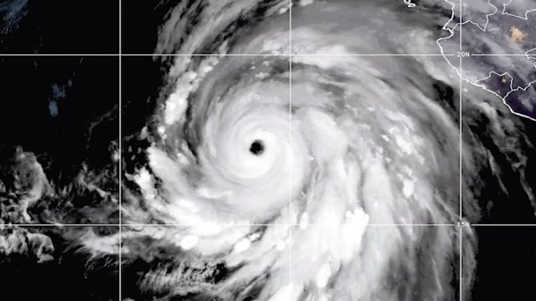 Satellites watch powerful Hurricane Hilary swirl above the Pacific Ocean (video)_64e0c81a63f02.jpeg