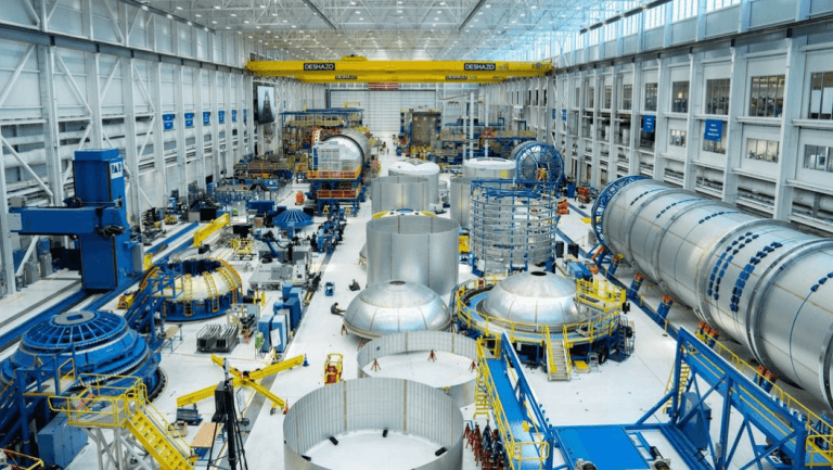 See Blue Origin’s New Glenn rocket come together at Florida space coast factory (photo)_64e0c7bbc0f8c.png