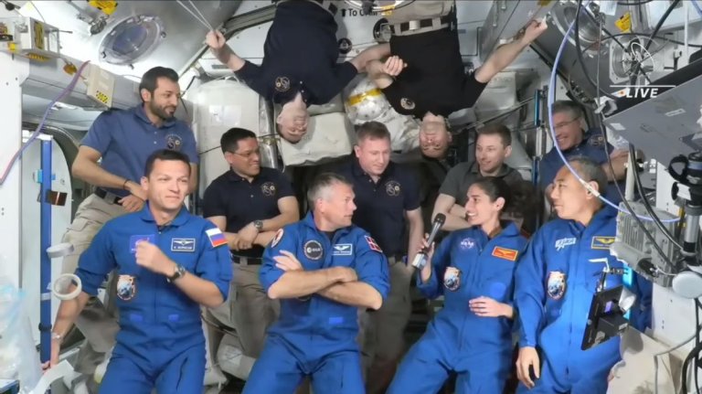 SpaceX Crew-7 Dragon capsule docks at space station with international astronaut team (video)_64ecb15ca090e.jpeg