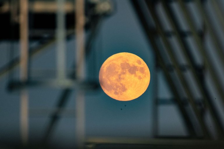 Brilliant Harvest Moon, the last supermoon of 2023, wows stargazers around the world (photos)_65188967c8383.jpeg