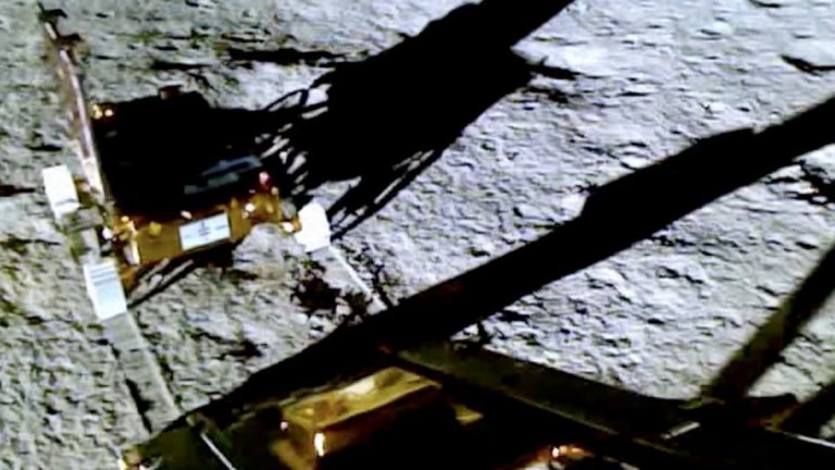 India shares video proof of its phenomenal moon landing and rover_6513536c1f172.jpeg