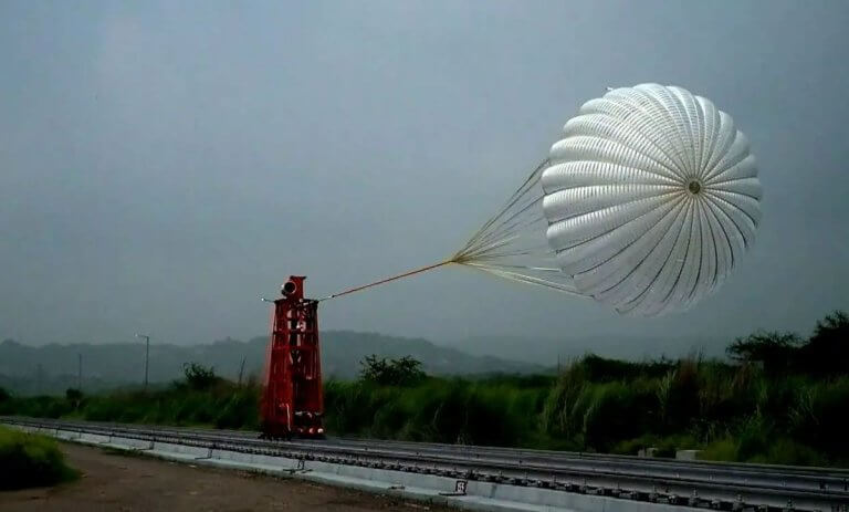 India tests parachutes for Gaganyaan crew capsule using a rocket sled (video)_64f33a258cf2a.jpeg