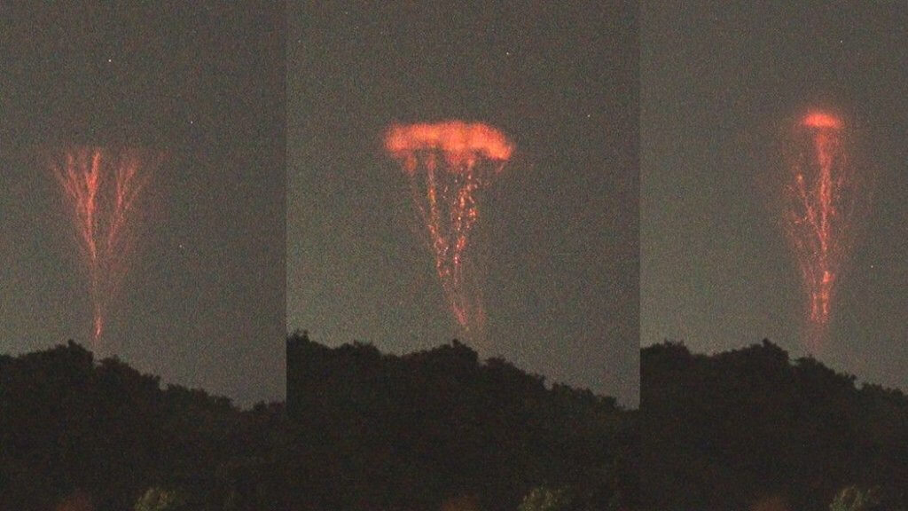 Photographer captures rare ‘gigantic jets’ of upside-down lightning blasting out of Atlantic hurricane_64f887796abed.jpeg