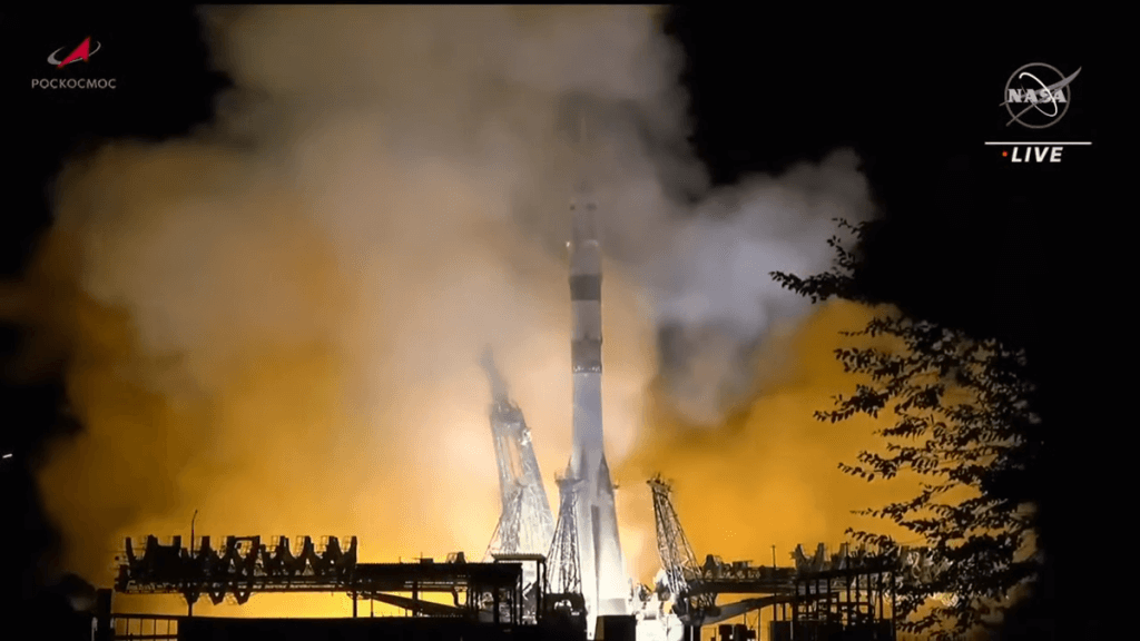 Russian rocket launches 3 astronauts for up to yearlong stay on ISS (video)_6504837da4ad2.png