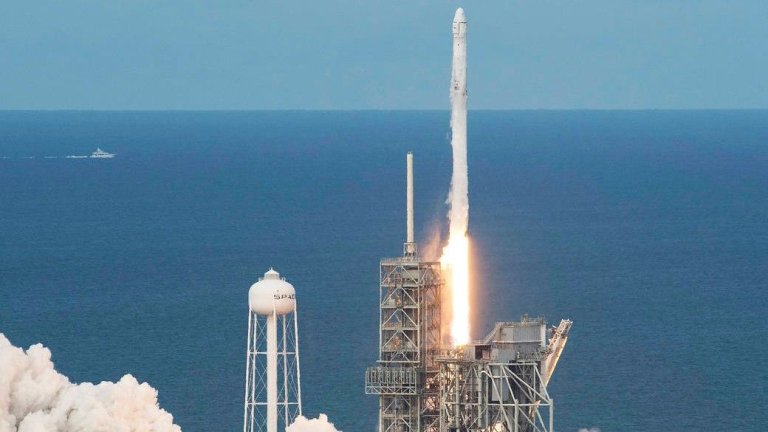 SpaceX inks 14-launch deal to loft Telesat’s ‘Lightspeed’ internet constellation_650853dd980c2.jpeg