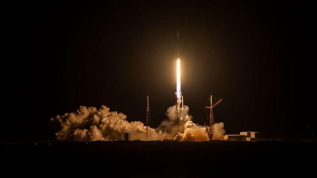 SpaceX rocket launches on record-tying 17th mission_65109a17bf19e.jpeg