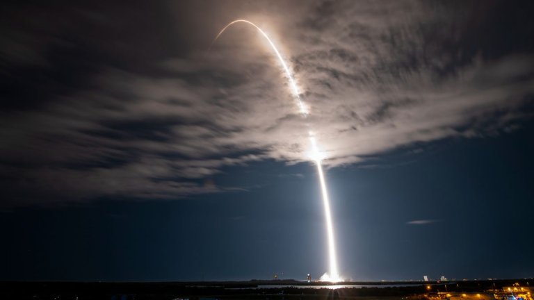 SpaceX rocket launches Starlink satellites on record-breaking 17th flight (video)_650b2fac41368.jpeg