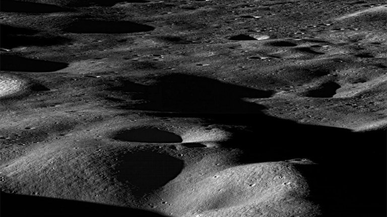 Water ice on the moon may be key for future space missions. But is there enough?_650b2f10cfed7.jpeg