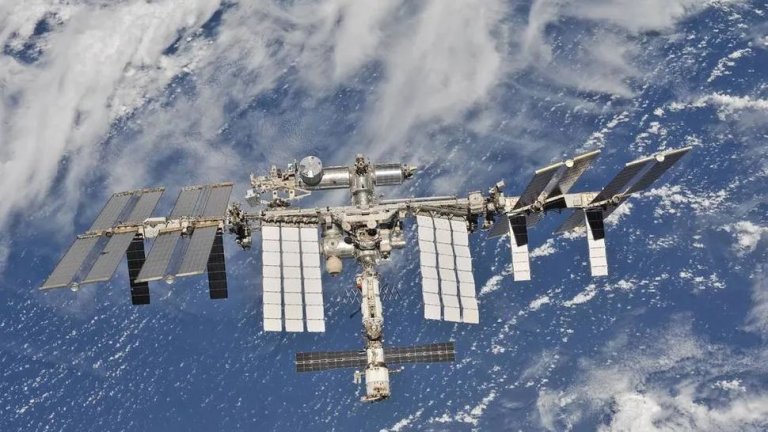 International Space Station leaks coolant into space, but astronauts are not in danger_6525be744b736.jpeg