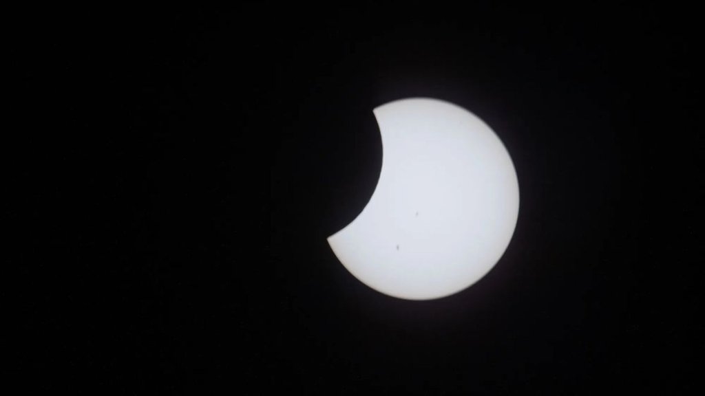 NASA astronaut snaps photo of solar eclipse from the space station_652fea6fc2c86.jpeg