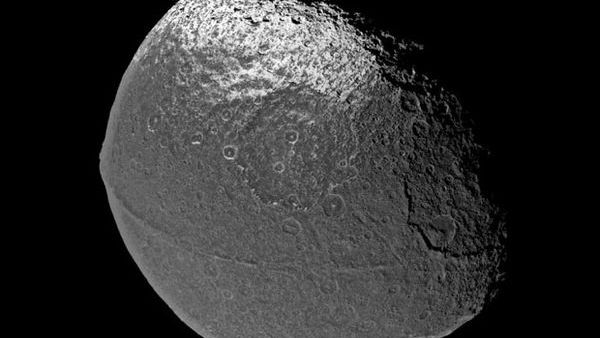 On This Day In Space: Oct. 25, 1671: Saturn’s Yin-Yang Moon Iapetus Discovered by Giovanni Cassini_65390ff9ca7b5.jpeg