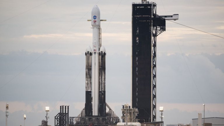 SpaceX Falcon Heavy rocket poised to launch Psyche metal asteroid mission (photos)_65286c6b4e5a5.jpeg