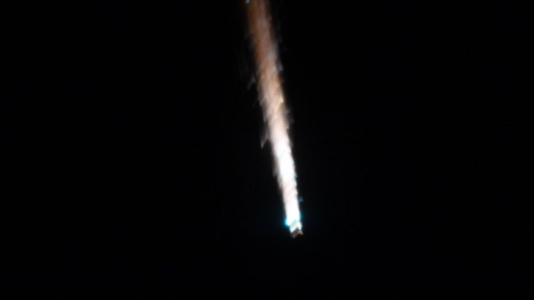 ISS astronauts watch Russian cargo ship burn up in Earth’s atmosphere (photos)_65682edb7c29d.jpeg