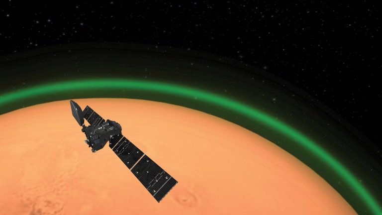 Mars probe sees Red Planet atmosphere glowing green at night_6554f9cd4cd61.jpeg