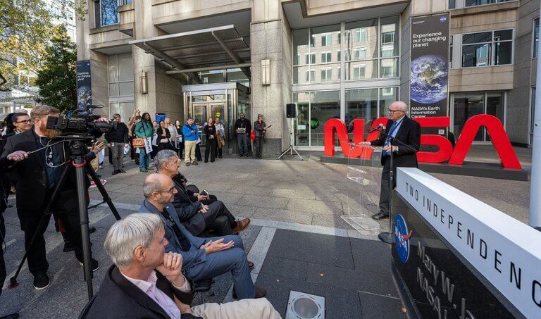 NASA dedicates giant ‘worm,’ honors logo designer Richard Danne_654a831908803.jpeg