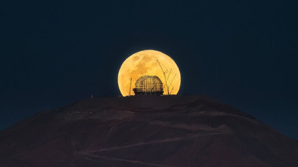 See the world’s largest telescope dwarfed by the Full Hunter’s Moon (photo)_6543af45cdb91.jpeg