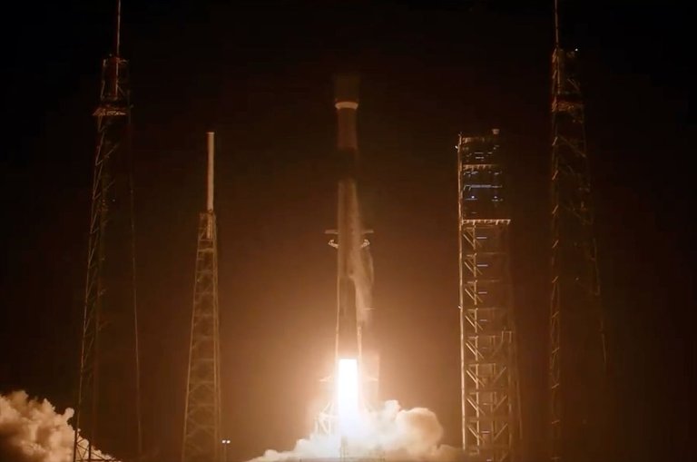 SpaceX Falcon 9 rocket launches on record-breaking 18th mission_6545e76b46915.jpeg