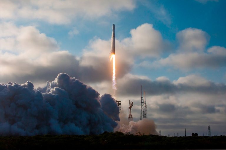 SpaceX launches O3b mPOWER communication satellites on its 84th mission of 2023_6551b32354ef6.jpeg